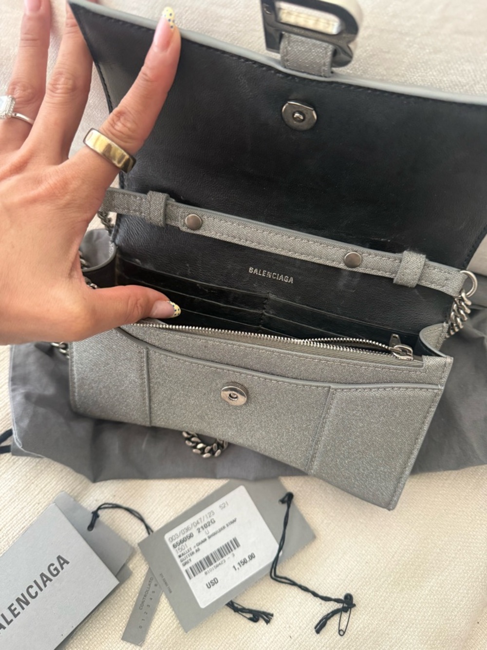 Balenciaga Gray Metallic 'B' Chain Crossbody Wallet - Picture 4 of 5